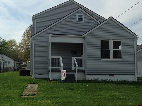 Front entry from street 