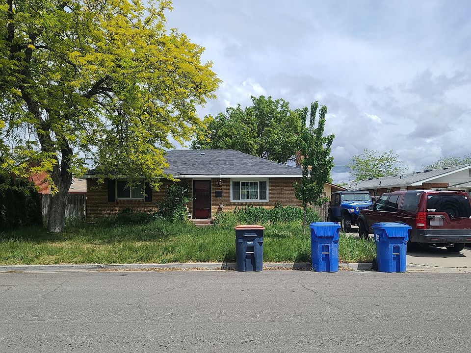 1st image of 182 Dubois Ave