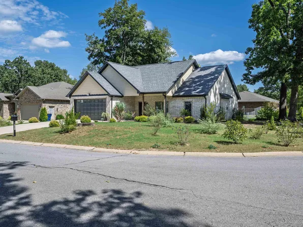 1341 Hampshire Cir, Mountain Home, AR 72653