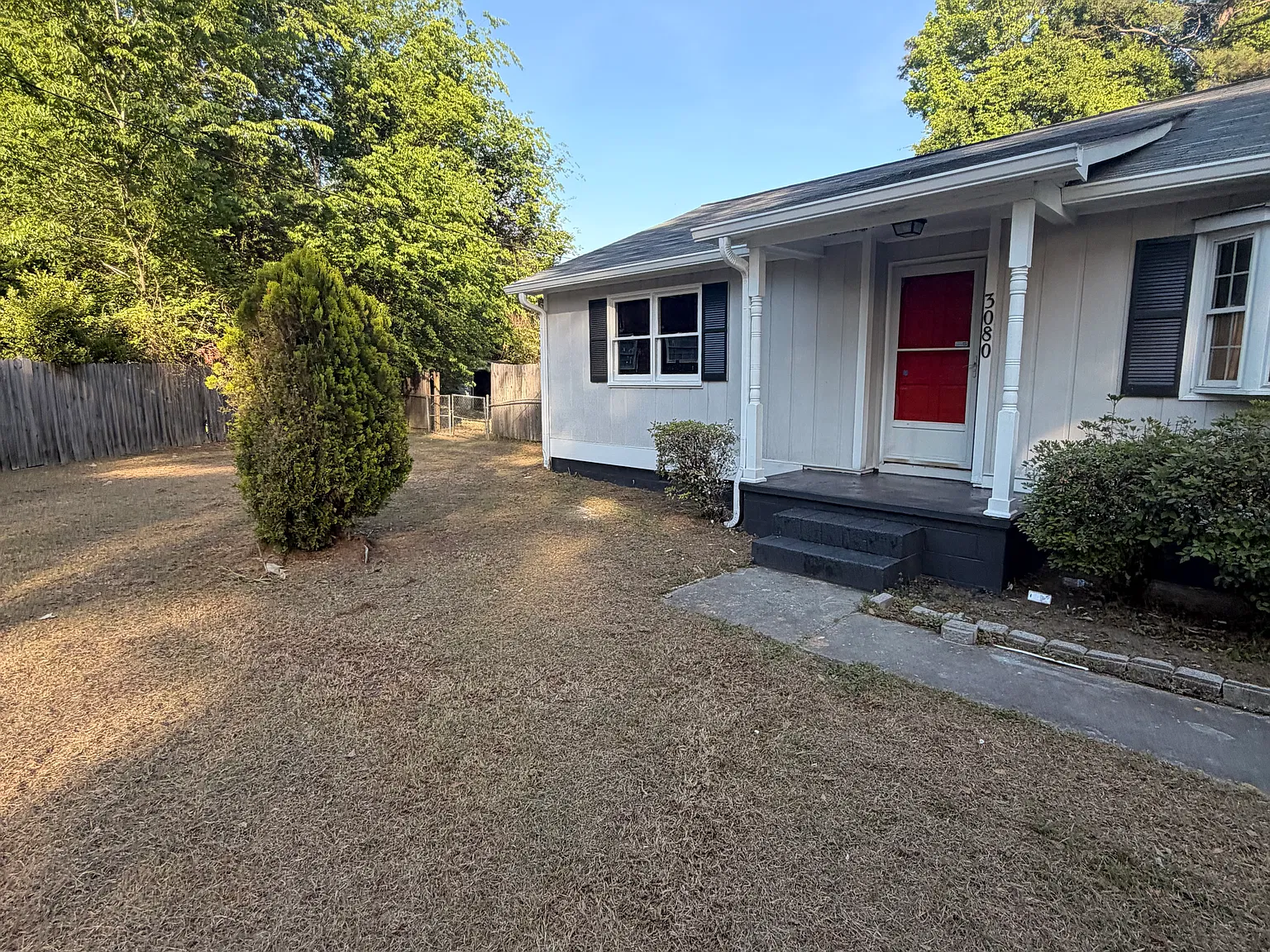 3 bed, 1140 sqft, $1,400 — Photo 3