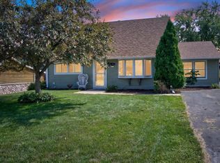 7101 W Allerton AVENUE, Greenfield, WI 53220