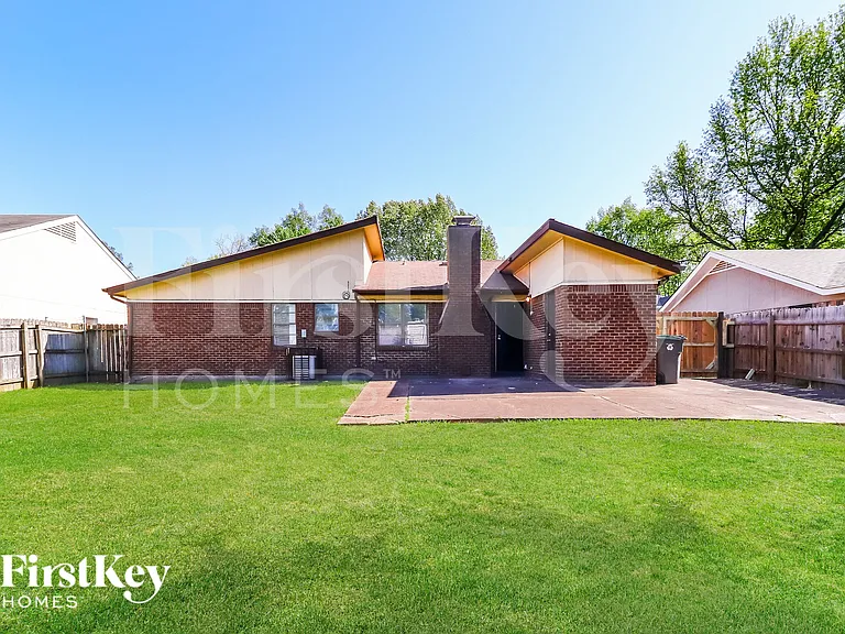 6052 Scarlet Leaf Dr — Photo 15