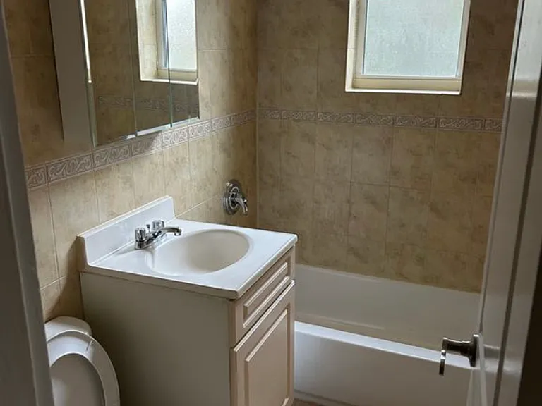 1489 Shore Pkwy #3D — Photo 5