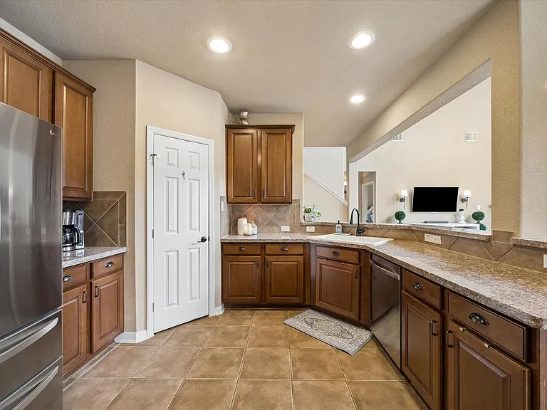 6102 Timbermoss Ct — Photo 10