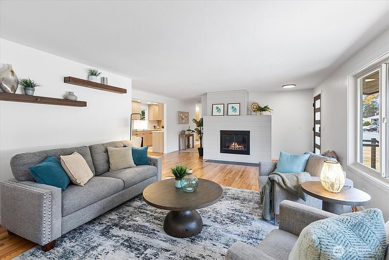4th image of 20623 81st Avenue W