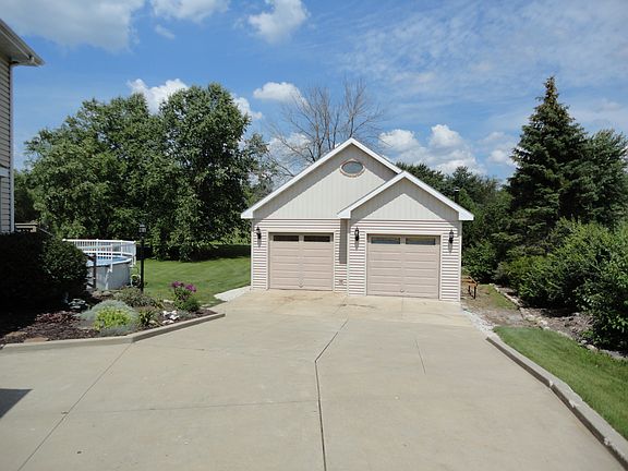 2nd garage W/Finished Attic