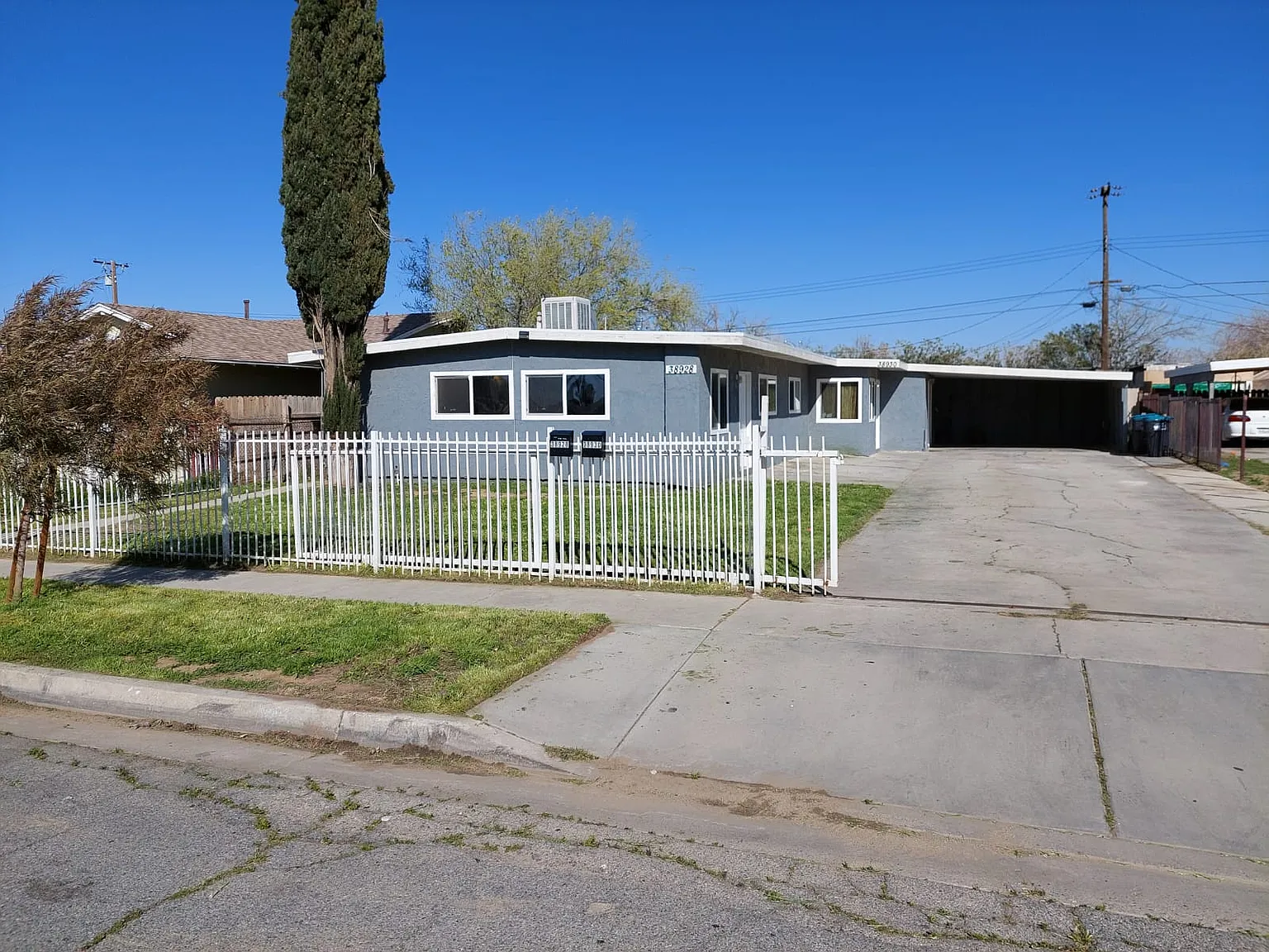 3 bed, 1200 sqft, $2,295 — Photo 2