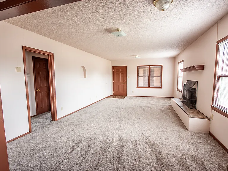 9 Pineway Blvd — Photo 4