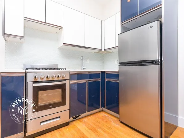 751 Dekalb Avenue image 1 of 8