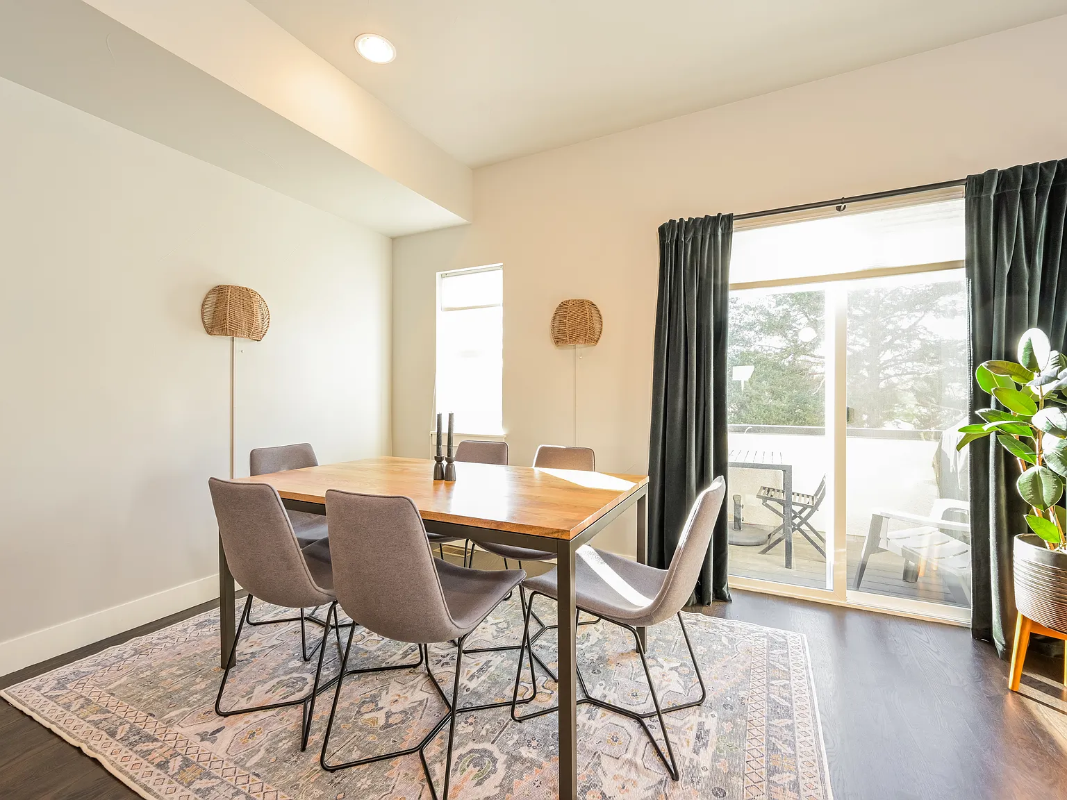 2 bed, 2.5 bath, 1465 sqft, $2,450 — Photo 4