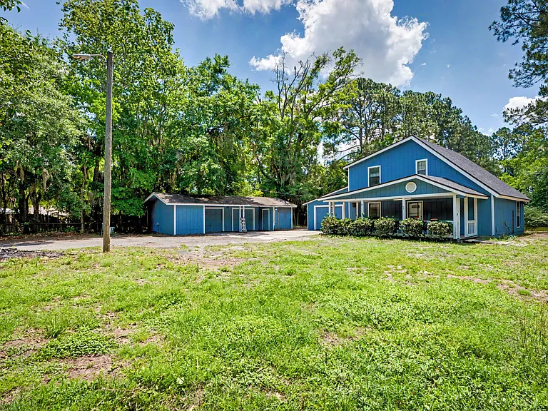302 Bernard Rd — Photo 1