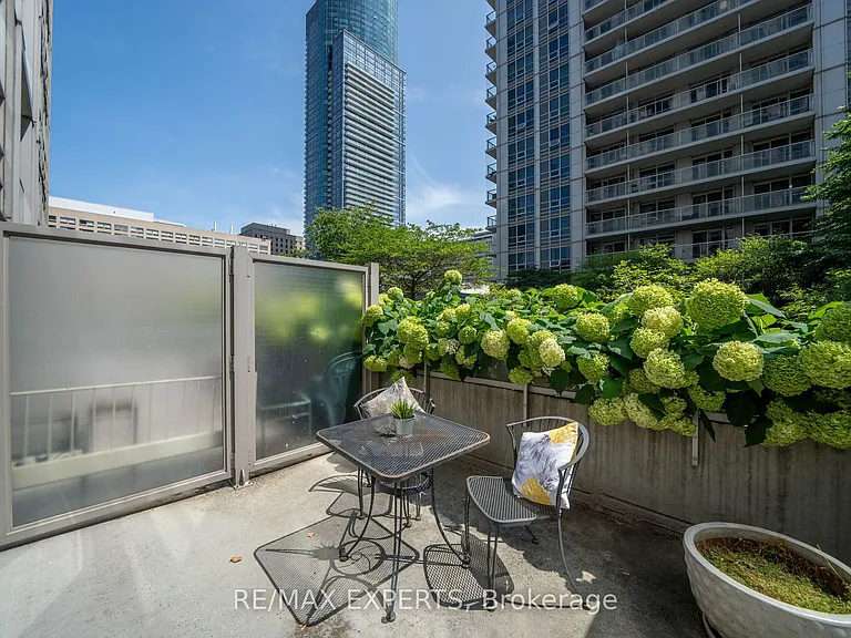 763 Bay St #307 — Photo 22
