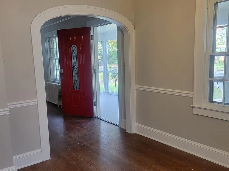 905 Evergreen Ave — Photo 11