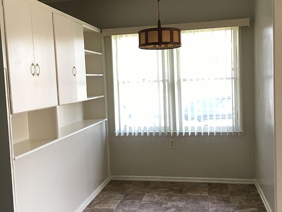 3rd image of 7027 S La Cienega Blvd