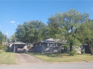 907 Young St, Springdale, AR 72764