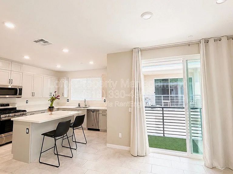 1991 Affinity Ln — Photo 1