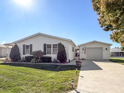 316 Cadgewith Blvd E, Lansing, MI, 48906