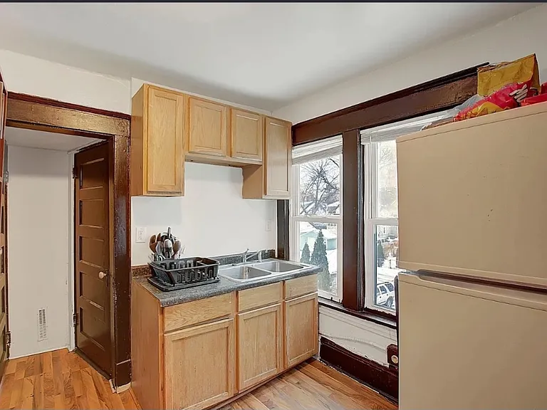 49 Cook Ave W #2 — Photo 7