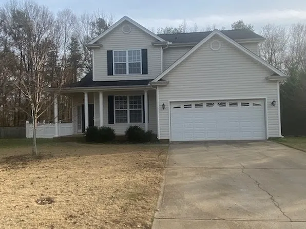 100 Fieldhaven Ct, Greer, SC 29651