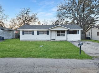 224 Shellwood Dr, Wake Village, TX 75501