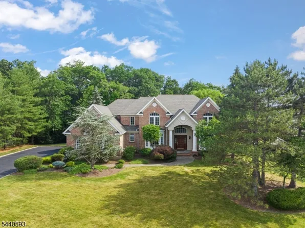 33 Fox Run, North Caldwell Boro, NJ 07006