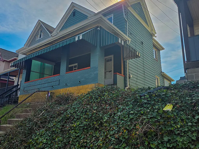 346 E 12th Ave — Photo 2