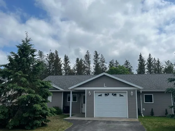 930 1st St NE, Menahga, MN 56464