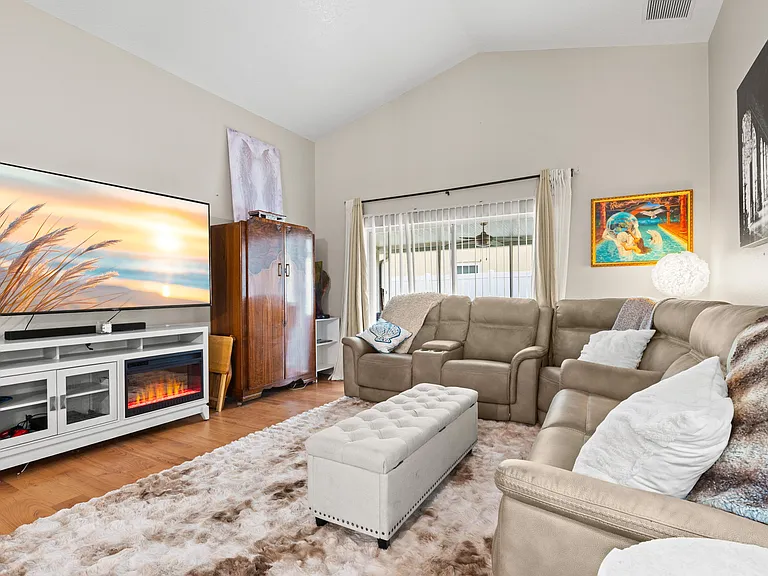 18102 Leafwood Cir — Photo 12