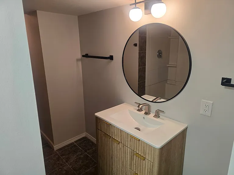 3950 Riverside Dr — Photo 30