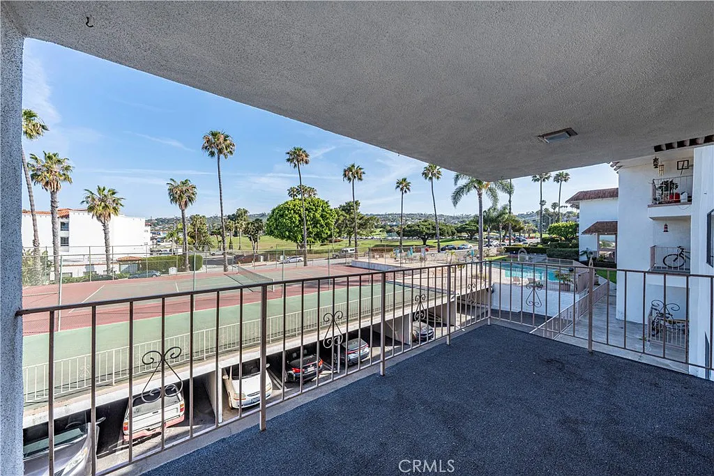 2501 S El Camino Real — Photo 2