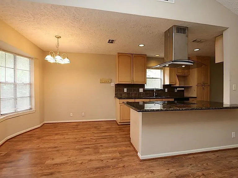 12623 Westella Dr — Photo 9