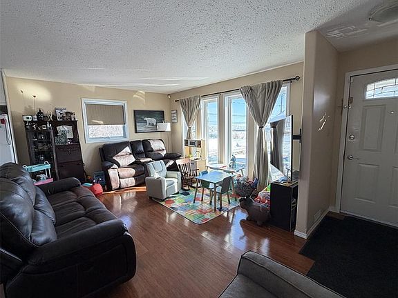 3rd image of 127 Hastings STREET