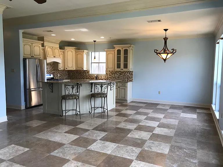 9279 Highland Oaks Ave — Photo 3