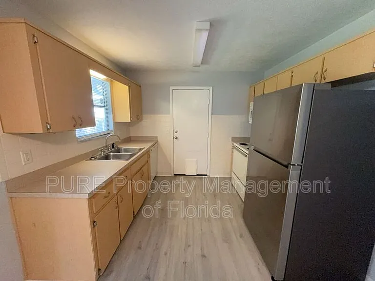 3150 SE 7th St — Photo 16