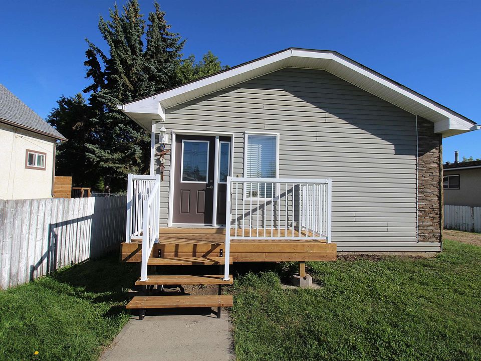 1st image of 10216 101st St