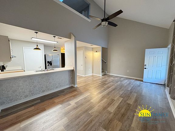 4th image of 947 Ashley Ln Unit E