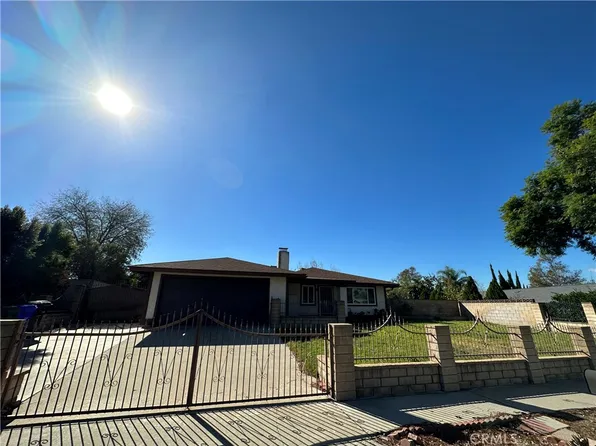 15851 Hawthorne Ave, Fontana, CA 92335