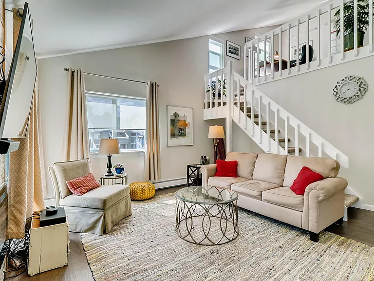 6866 Countryside Ln — Photo 11