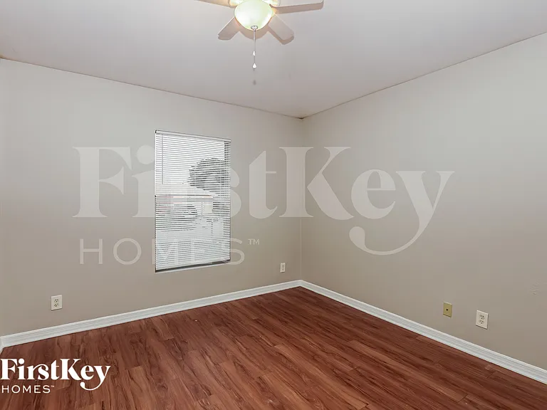 1113 Harry Ave S — Photo 15