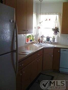 2nd image of 105 N 9th Ave #6