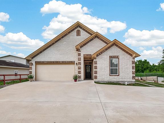 3rd image of 709 Coen Rd