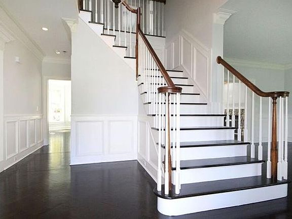 3rd image of 92 Orchard Dr
