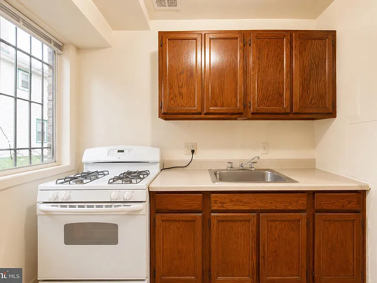 4921 Quarles St NE #103 — Photo 8