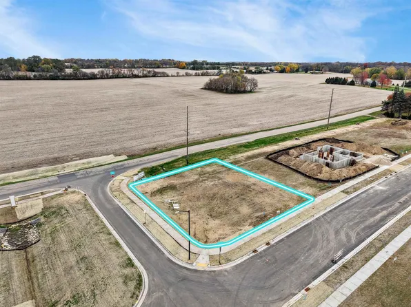 317 Dahlia Drive #31, Stoughton, WI 53589