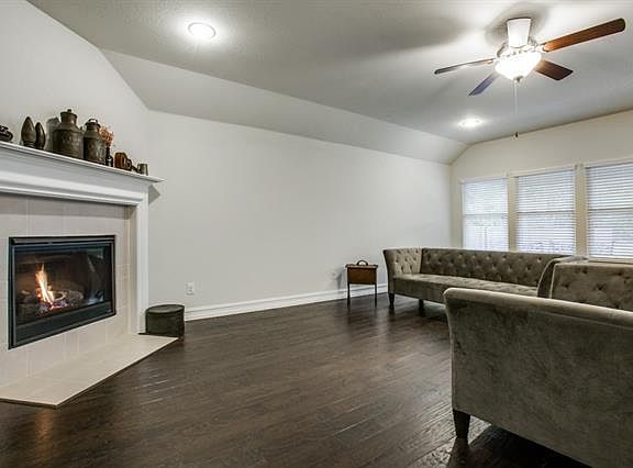 3rd image of 6813 Lighthouse Ln