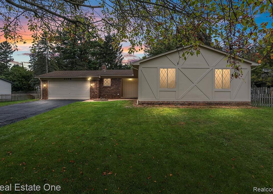 3098 Moraine Dr, Brighton, MI 48114 Zillow