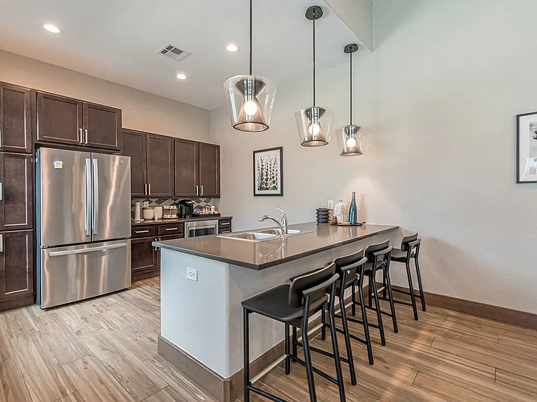 Vermillion Apartments — Photo 6