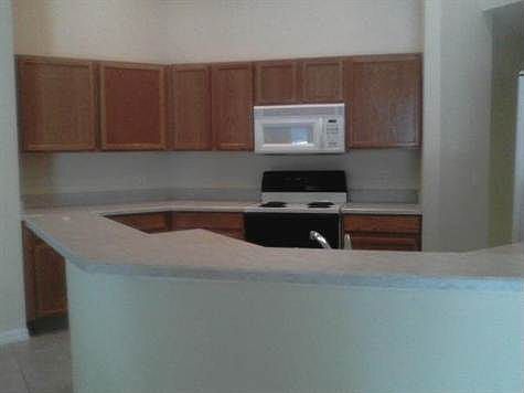 5th image of 21 Westgate Ln