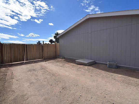 4th image of 3633 W Ross Ave