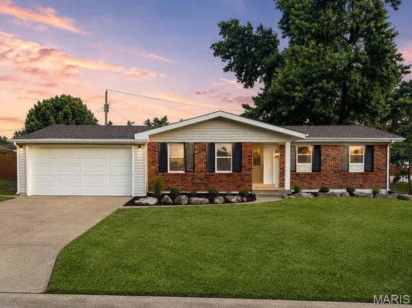 1152 Tumbleweed Trl, Ellisville, MO 63011